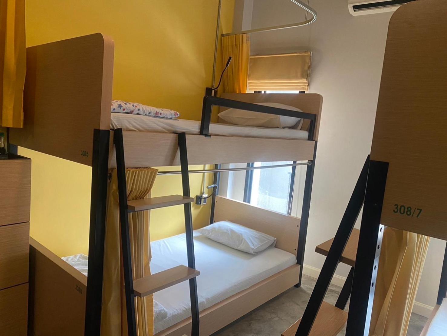 Bed@Town Hostel Банкок Екстериор снимка