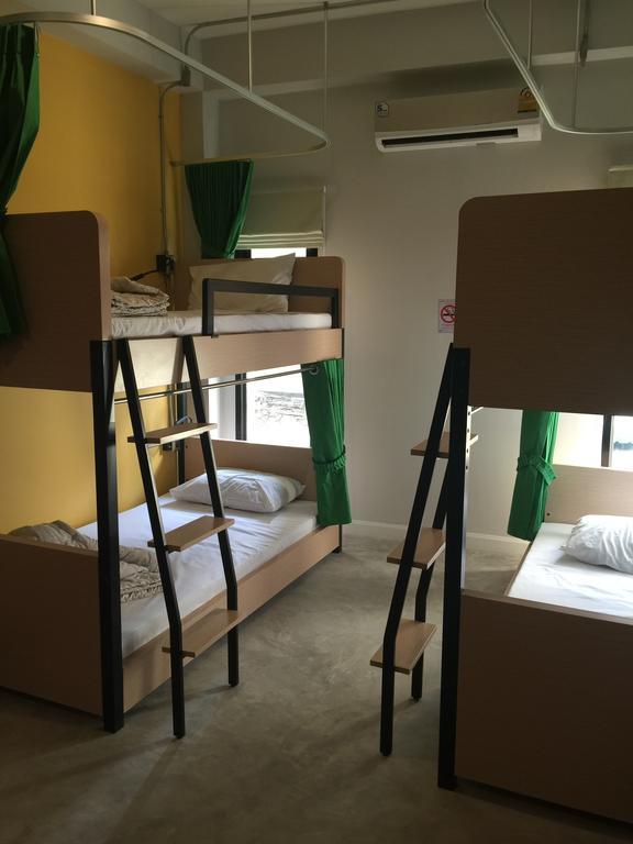 Bed@Town Hostel Банкок Екстериор снимка