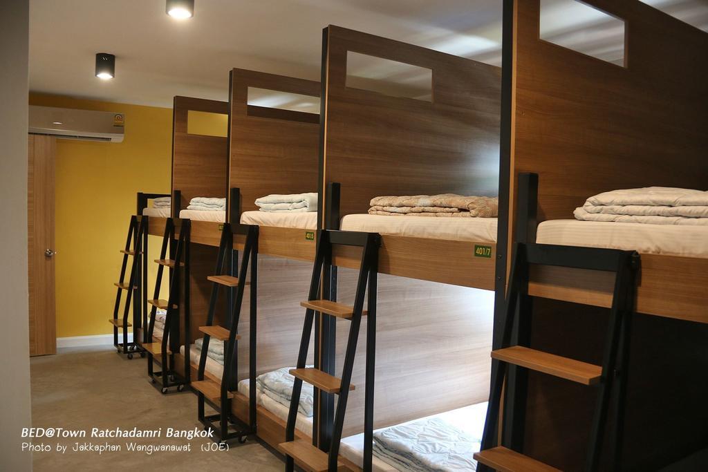 Bed@Town Hostel Банкок Екстериор снимка