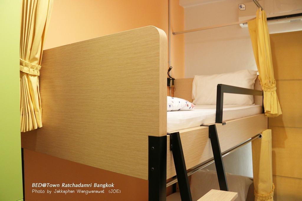 Bed@Town Hostel Банкок Екстериор снимка