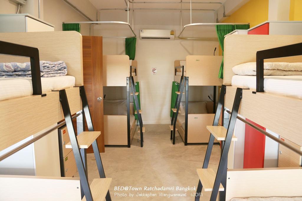 Bed@Town Hostel Банкок Екстериор снимка